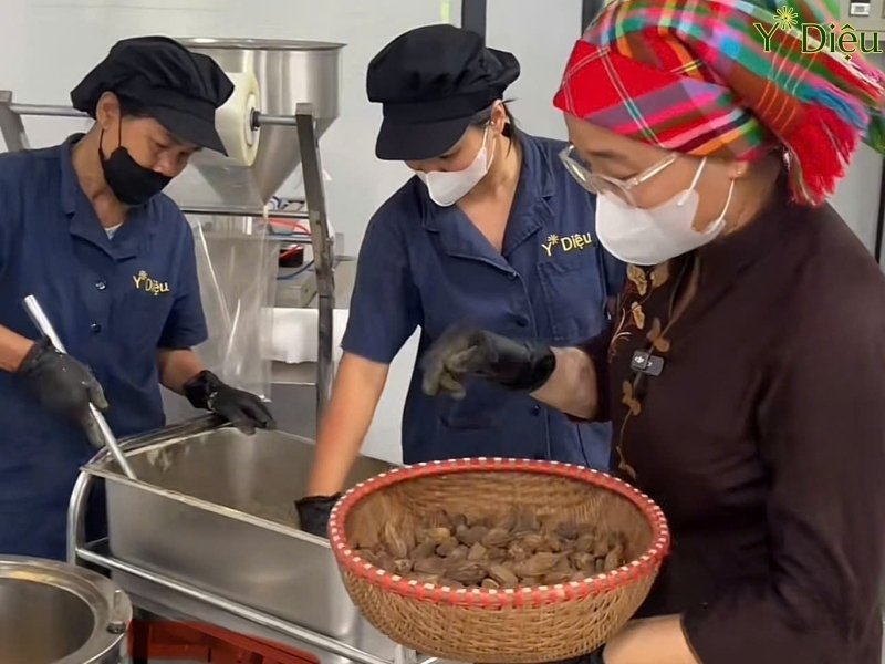 Qúa Trình&nbsp;Sản Xuất Siro Ho Có Chuyên Gia giám Sát