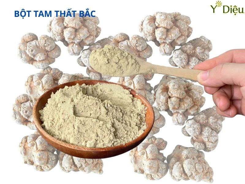 Bột tam thất có thể dùng với mật ong hoặc pha trực tiếp với nước để uống